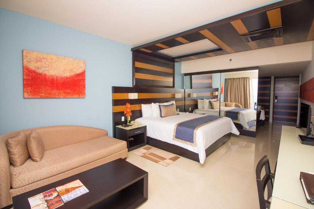 Secrets Huatulco Resort & Spa Secrets Huatulco Resort & Spa