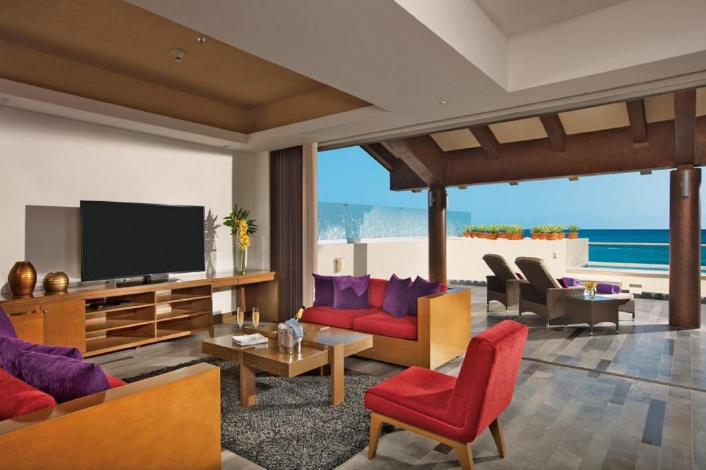 Secrets Vallarta Bay Resort & SPA – Adults Only Secrets Vallarta Bay Resort & SPA - Adults Only