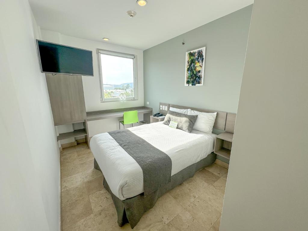 SR Hotel