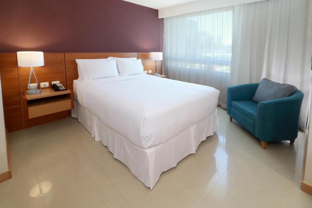 Staybridge Suites Guadalajara Expo, an IHG Hotel Staybridge Suites Guadalajara Expo, an IHG Hotel