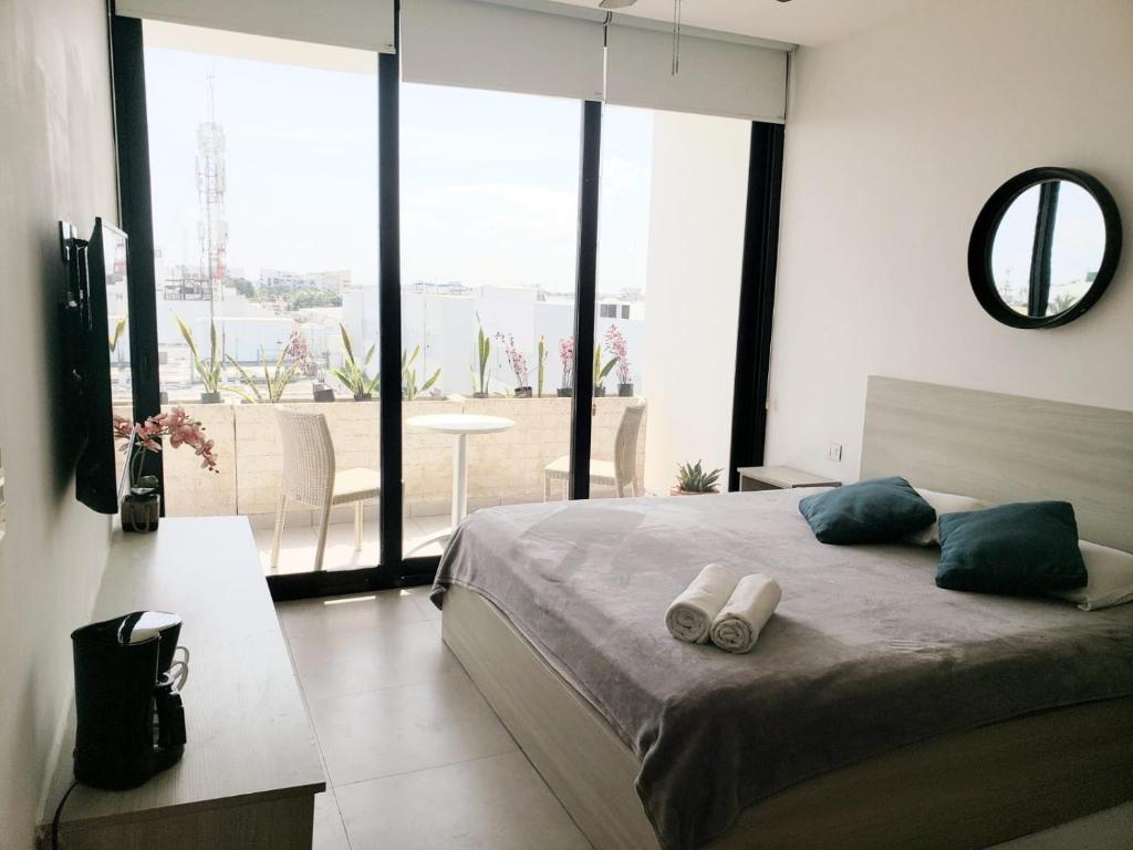 Studio Aura with Balcony, Pool, Gym & Sauna Studio Aura with Balcony, Pool, Gym & Sauna