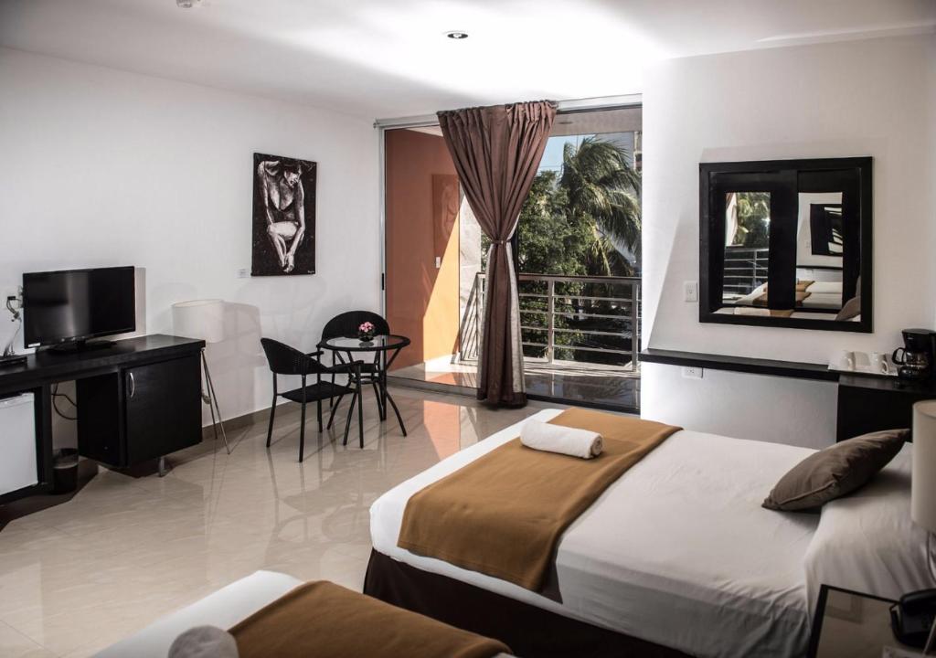 Sunrise 42 Suites by Holiday in Playa