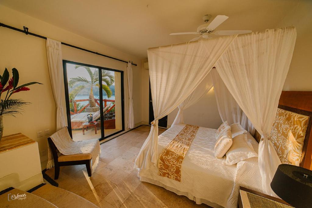 Tentaciones Hotel & Lounge Pool – Adults Only Tentaciones Hotel & Lounge Pool - Adults Only