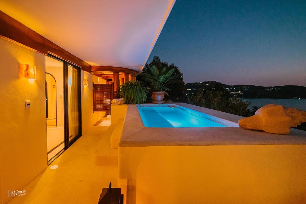 Tentaciones Hotel & Lounge Pool – Adults Only Tentaciones Hotel & Lounge Pool - Adults Only
