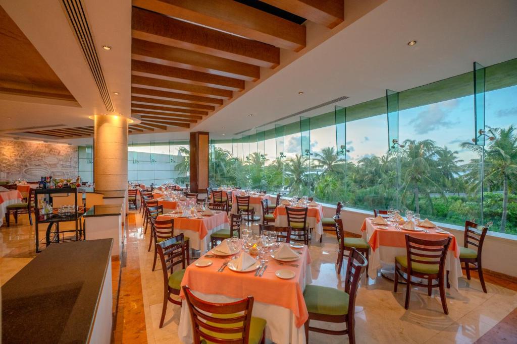 The Villas Cancun by Grand Park Royal – All Inclusive The Villas Cancun by Grand Park Royal - All Inclusive