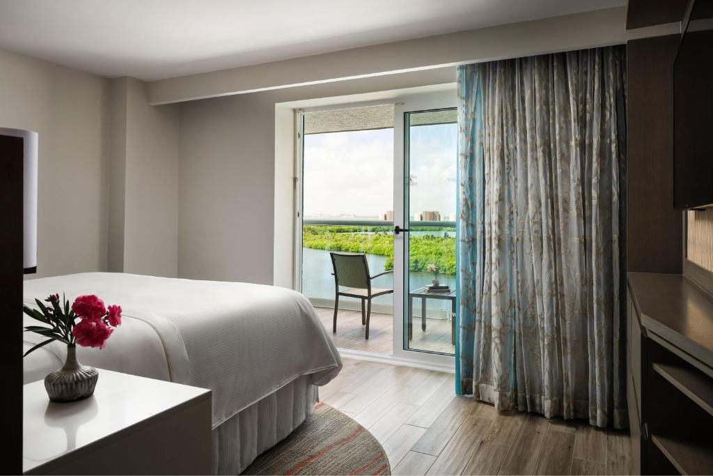 The Westin Cancun Resort Villas & Spa