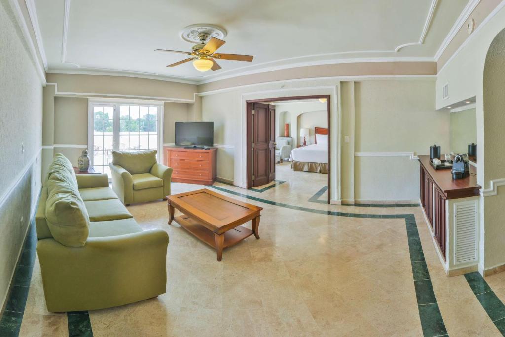 Villa Mercedes Curio Collection By Hilton Villa Mercedes Curio Collection By Hilton