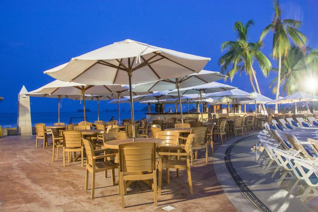 VILLA PARA 8 PERSONAS 6 Adultos 2 Menores En HOTEL TSORO IXTAPA WIFI GRATIS VILLA PARA 8 PERSONAS 6 Adultos 2 Menores En HOTEL TSORO IXTAPA WIFI GRATIS