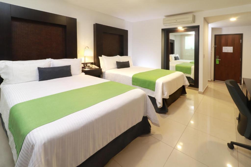 Wyndham Garden Guadalajara Acueducto Wyndham Garden Guadalajara Acueducto