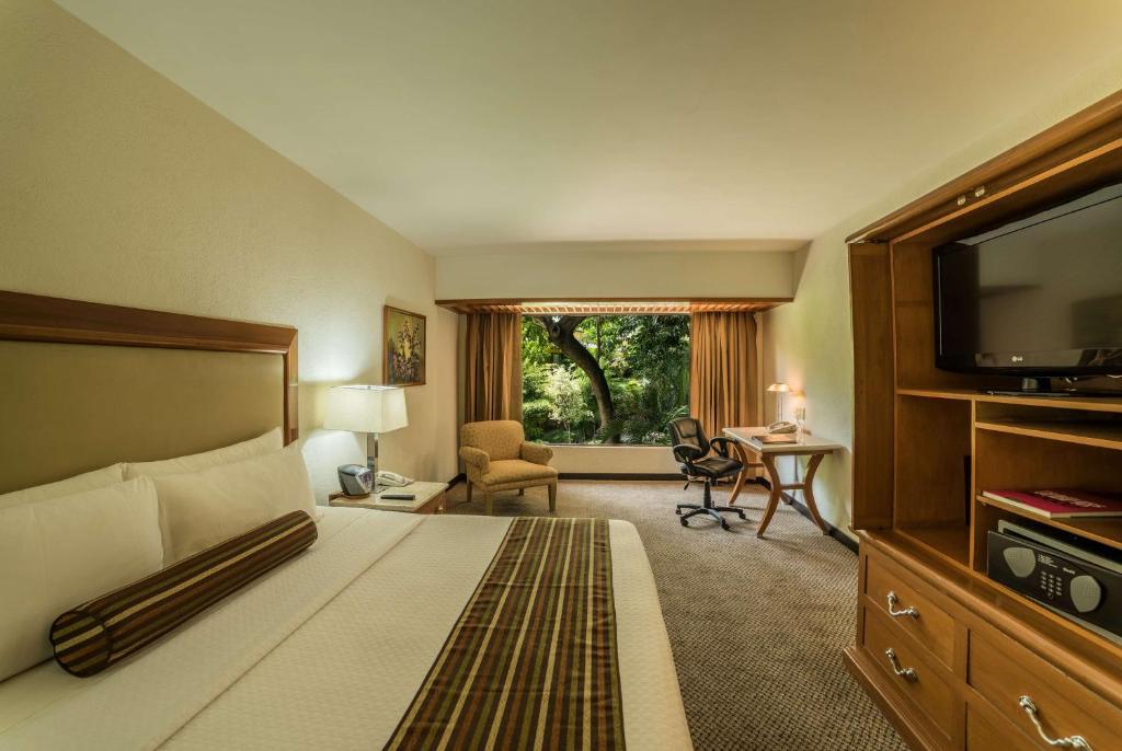 Wyndham Garden Guadalajara Expo Plaza del Sol